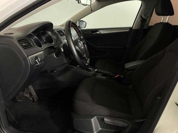 Volkswagen Jetta VI Рестайлинг с пробегом 2015 года, цена 920 000 рублей, 266427 км, седан, Автокод Объявления