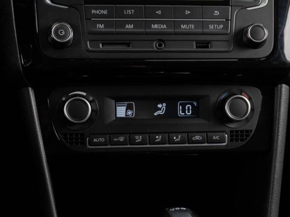 Volkswagen Polo V Рестайлинг с пробегом 2016 года, цена 1 179 000 рублей, 108495 км, седан, Автокод Объявления