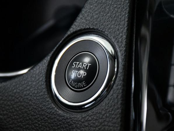 Nissan Qashqai II Рестайлинг с пробегом 2021 года, цена 2 447 000 рублей, 64420 км, внедорожник, Автокод Объявления
