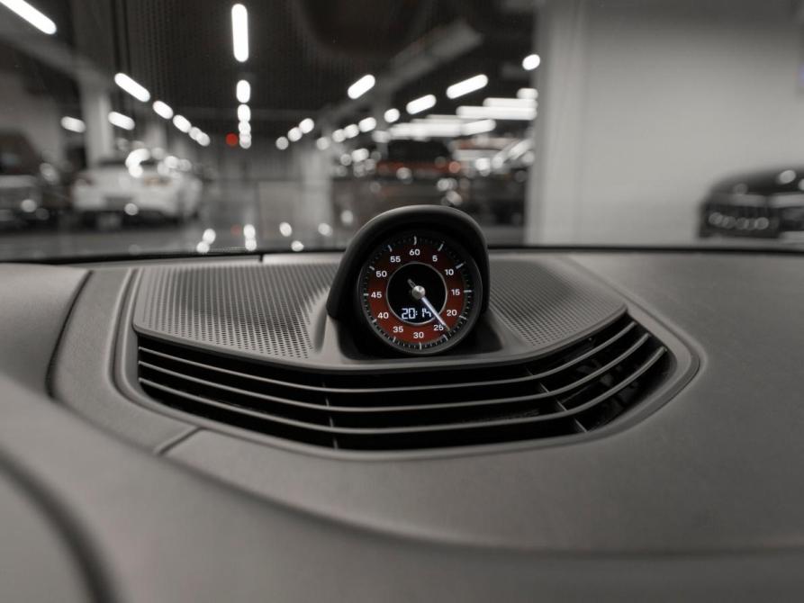 Porsche Taycan I Москва  - изображение 26