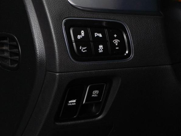 Hyundai Equus II Рестайлинг с пробегом 2013 года, цена 1 719 000 рублей, 205636 км, седан, Автокод Объявления