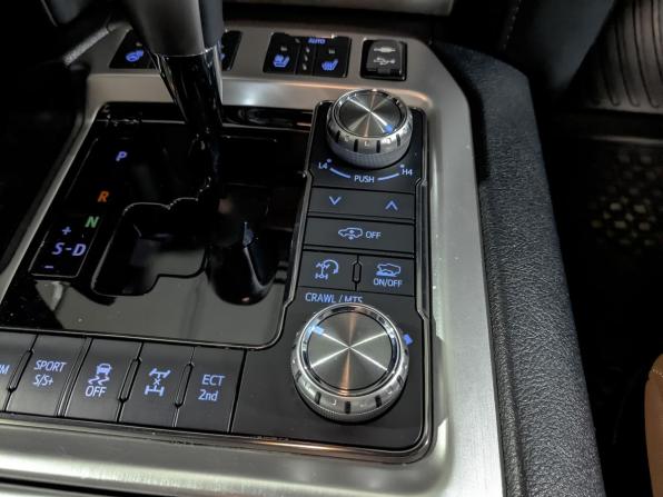Toyota Land Cruiser 200 Series Рестайлинг 2 с пробегом 2019 года, цена 7 950 000 рублей, 95423 км, внедорожник, Автокод Объявления