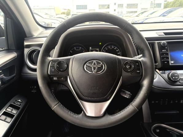 Toyota RAV4 IV (XA40) Рестайлинг с пробегом 2017 года, цена 2 090 000 рублей, 258001 км, внедорожник, Автокод Объявления