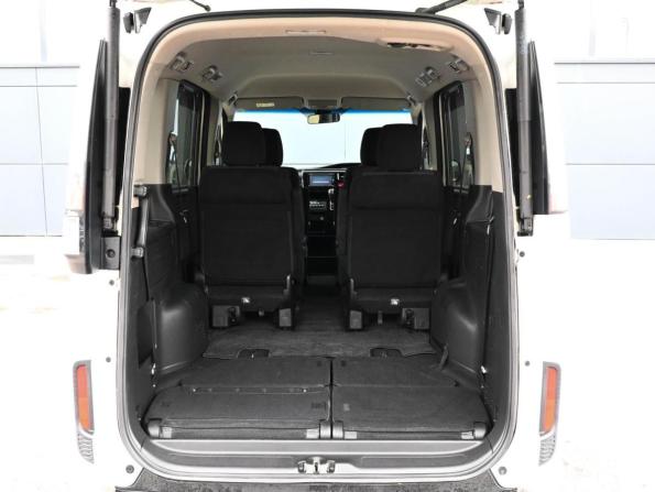 Honda Stepwgn V с пробегом 2015 года, цена 1 989 000 рублей, 104698 км, минивэн, Автокод Объявления