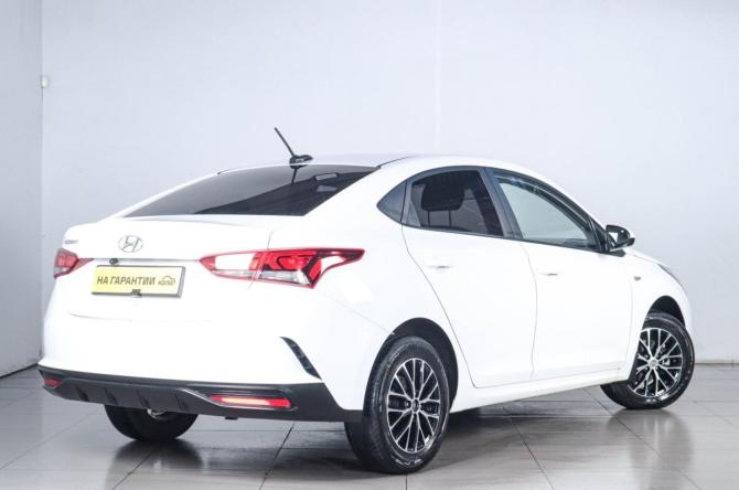 Hyundai Solaris II Рестайлинг с пробегом 2022 года, цена 1 699 000 рублей, 25208 км, седан, Автокод Объявления
