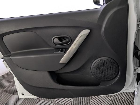 Renault Logan II Рестайлинг с пробегом 2022 года, цена 1 250 000 рублей, 26232 км, седан, Автокод Объявления