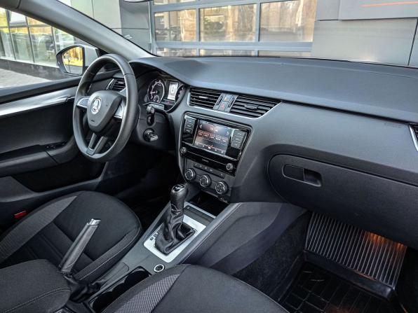 Skoda Octavia III (A7) Рестайлинг с пробегом 2019 года, цена 1 849 000 рублей, 82978 км, лифтбек, Автокод Объявления