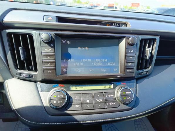 Toyota RAV4 IV (XA40) Рестайлинг с пробегом 2017 года, цена 1 899 995 рублей, 195001 км, внедорожник, Автокод Объявления