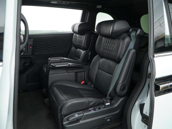 Honda Elysion II Рестайлинг 2 с пробегом 2023 года, цена 4 770 055 рублей, 20558 км, минивэн, Автокод Объявления