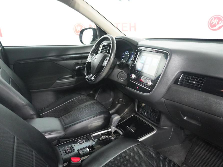 Mitsubishi Outlander III Рестайлинг 3 Вологда  - изображение 10