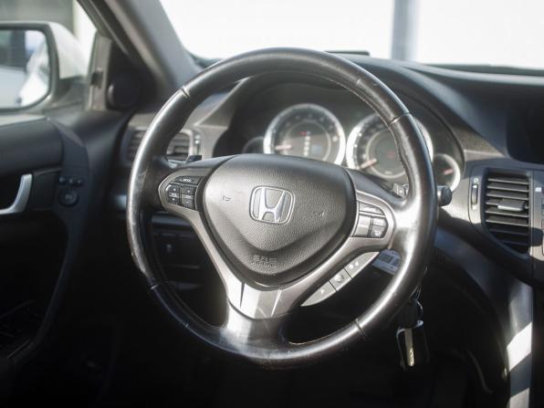 Honda Accord VIII Рестайлинг с пробегом 2012 года, цена 1 100 000 рублей, 307384 км, седан, Автокод Объявления