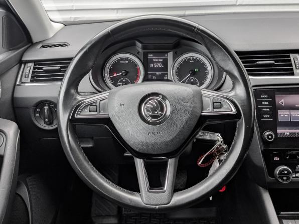 Skoda Octavia III (A7) Рестайлинг с пробегом 2017 года, цена 1 650 000 рублей, 133700 км, лифтбек, Автокод Объявления