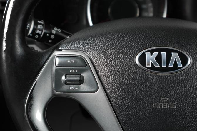 Kia Rio III Рестайлинг с пробегом 2016 года, цена 1 129 000 рублей, 175000 км, хэтчбек, Автокод Объявления