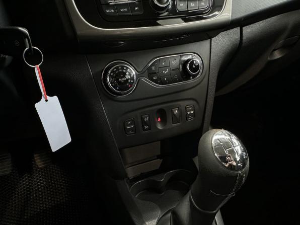 Renault Sandero II с пробегом 2017 года, цена 660 000 рублей, 148023 км, хэтчбек, Автокод Объявления