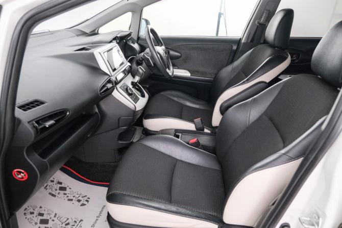Toyota Wish II Рестайлинг с пробегом 2016 года, цена 1 749 000 рублей, 114300 км, минивэн, Автокод Объявления
