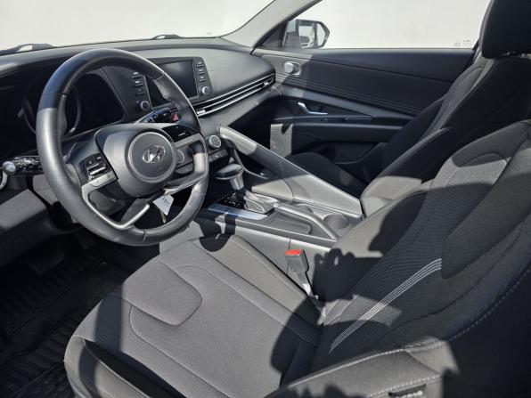 Hyundai Elantra VII (CN7) с пробегом 2022 года, цена 2 130 000 рублей, 64001 км, седан, Автокод Объявления