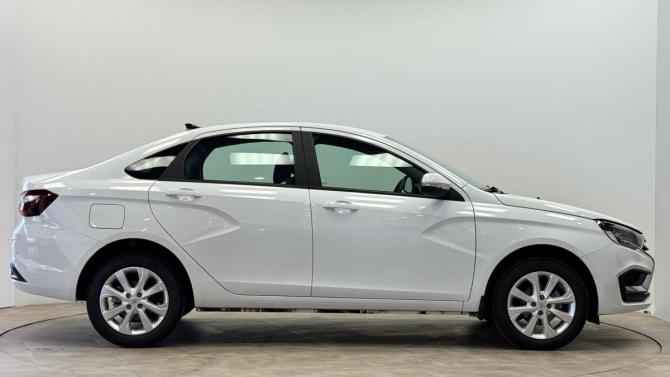Lada (ВАЗ) Vesta I Рестайлинг (NG) с пробегом 2025 года, цена 1 410 000 рублей, 10600 км, седан, Автокод Объявления