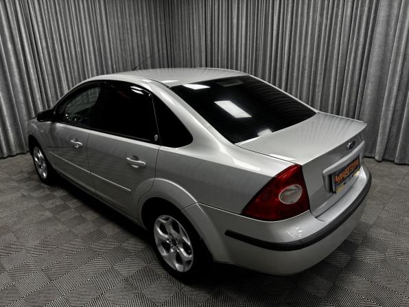 Ford Focus II с пробегом 2005 года, цена 390 000 рублей, 275437 км, седан, Автокод Объявления