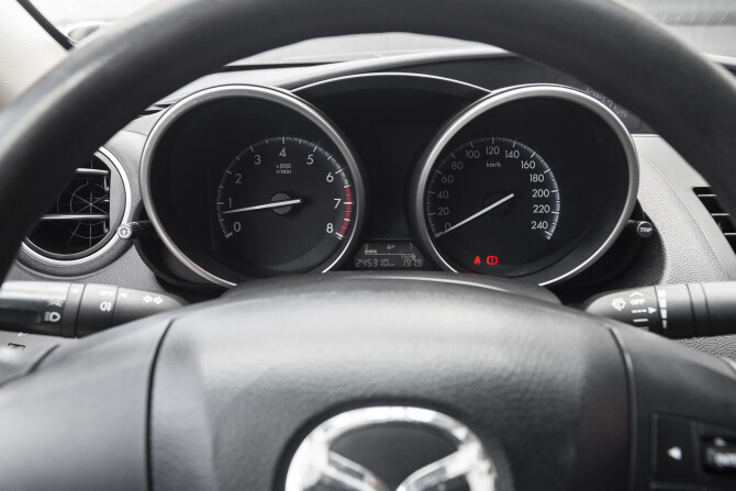 Mazda 3 II (BL) Рестайлинг с пробегом 2012 года, цена 730 000 рублей, 245000 км, седан, Автокод Объявления
