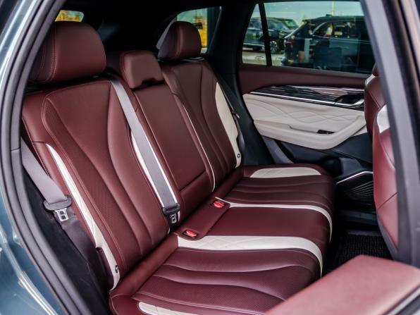 Geely Monjaro I с пробегом 2023 года, цена 2 600 000 рублей, 133727 км, внедорожник, Автокод Объявления
