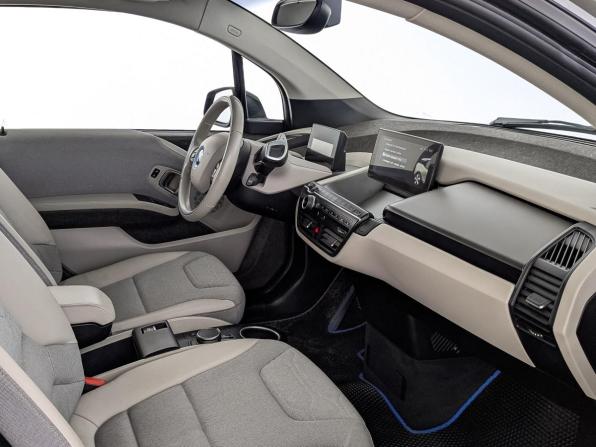 BMW i3 I (I01) Рестайлинг с пробегом 2018 года, цена 1 900 000 рублей, 92432 км, хэтчбек, Автокод Объявления