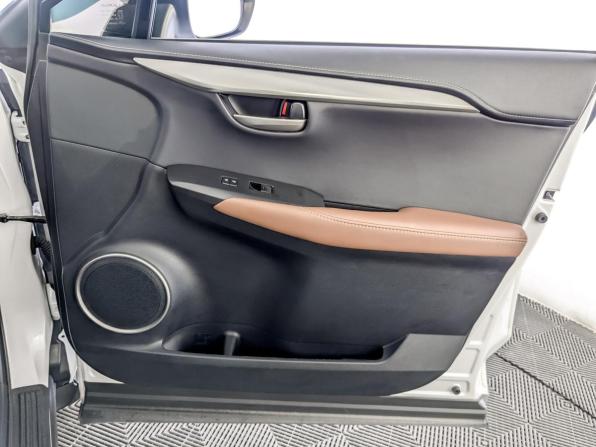 Lexus NX I с пробегом 2016 года, цена 3 030 000 рублей, 98833 км, внедорожник, Автокод Объявления