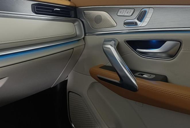 JETOUR X70+ I Рестайлинг с пробегом 2023 года, цена 2 120 000 рублей, 33547 км, внедорожник, Автокод Объявления