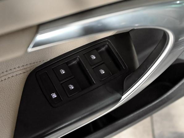 Opel Insignia I Рестайлинг с пробегом 2014 года, цена 1 350 000 рублей, 160180 км, хэтчбек, Автокод Объявления