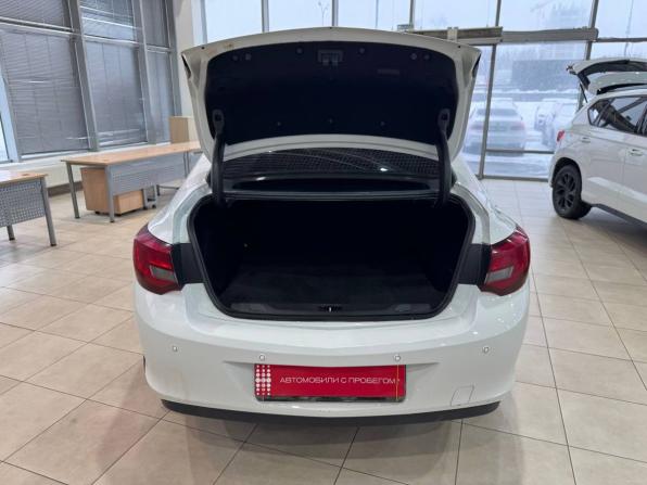 Opel Astra J Рестайлинг с пробегом 2013 года, цена 620 000 рублей, 246392 км, седан, Автокод Объявления
