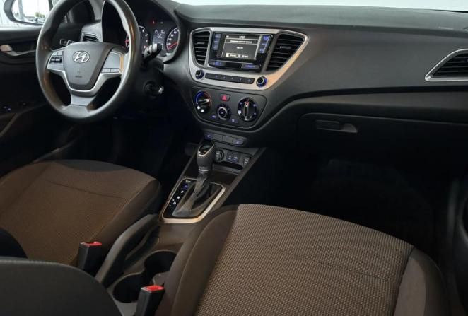 Hyundai Solaris II с пробегом 2018 года, цена 1 350 000 рублей, 124298 км, седан, Автокод Объявления