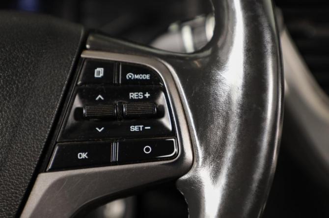 Hyundai Solaris II с пробегом 2019 года, цена 1 039 000 рублей, 259000 км, седан, Автокод Объявления