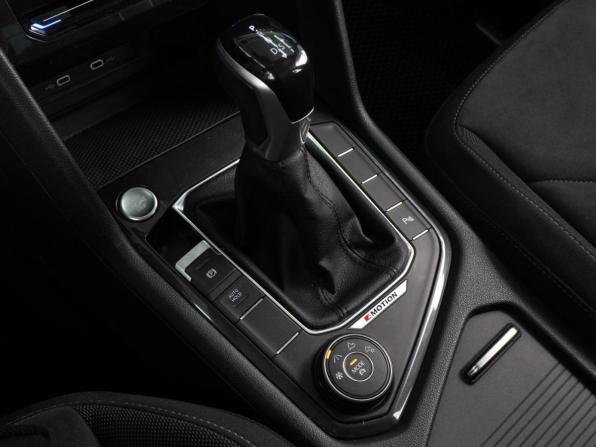Volkswagen Tiguan II Рестайлинг с пробегом 2021 года, цена 3 149 000 рублей, 107869 км, внедорожник, Автокод Объявления