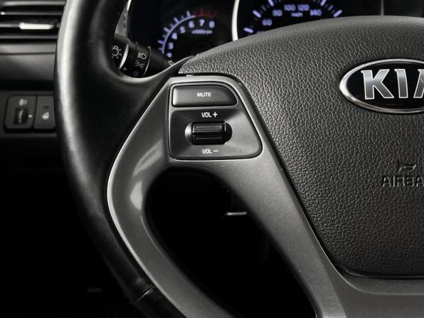 Kia Rio III Рестайлинг с пробегом 2016 года, цена 1 149 900 рублей, 94369 км, хэтчбек, Автокод Объявления