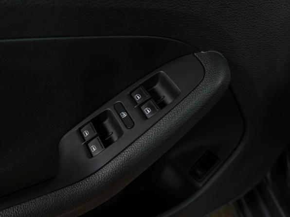 Volkswagen Jetta VI Рестайлинг с пробегом 2015 года, цена 1 199 000 рублей, 89216 км, седан, Автокод Объявления
