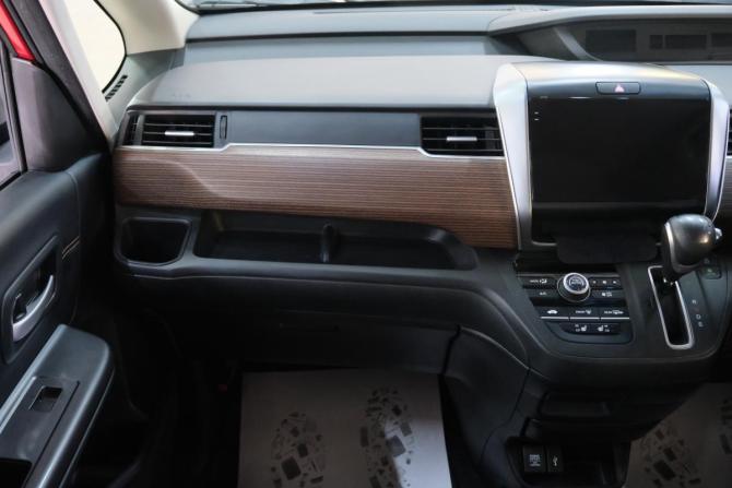 Honda Freed II Рестайлинг с пробегом 2020 года, цена 1 939 000 рублей, 75300 км, компактвэн, Автокод Объявления