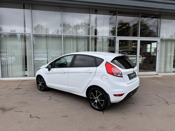 Ford Fiesta Mk6 Рестайлинг с пробегом 2016 года, цена 939 000 рублей, 102805 км, хэтчбек, Автокод Объявления