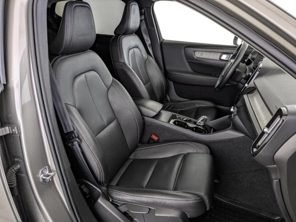 Volvo XC40 I с пробегом 2020 года, цена 3 155 000 рублей, 111143 км, внедорожник, Автокод Объявления