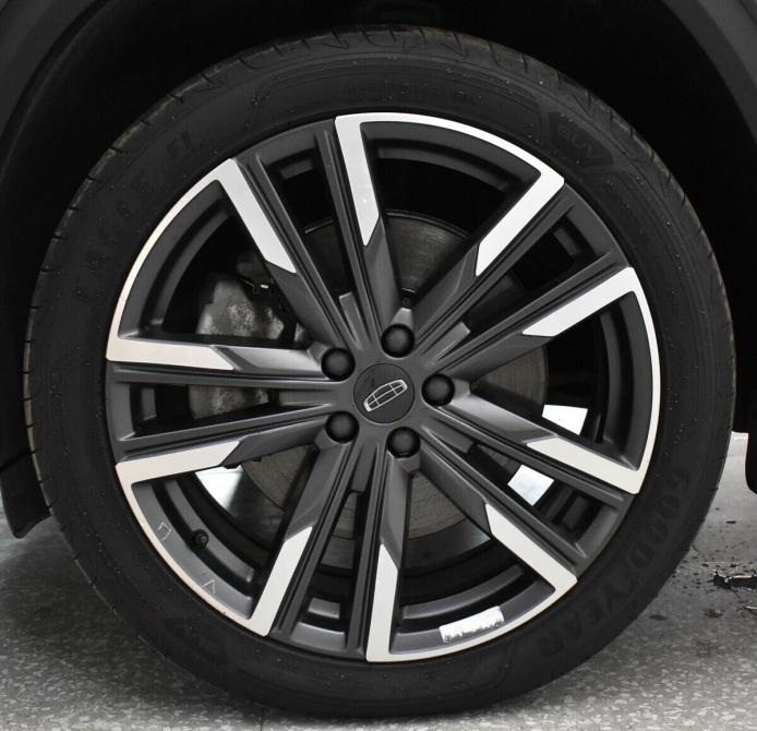 Geely Monjaro I Москва  - изображение 20