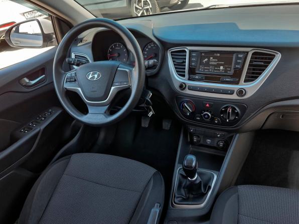 Hyundai Solaris II с пробегом 2019 года, цена 1 349 000 рублей, 123723 км, седан, Автокод Объявления