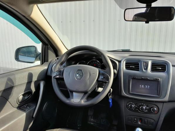 Renault Sandero II с пробегом 2015 года, цена 949 000 рублей, 100032 км, хэтчбек, Автокод Объявления