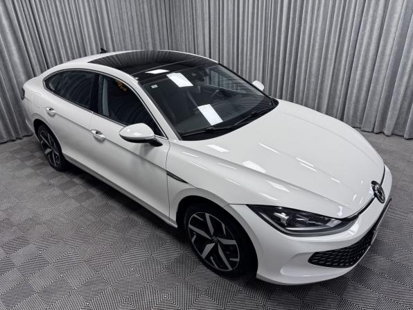 Volkswagen Lamando II с пробегом 2022 года, цена 2 850 000 рублей, 51744 км, лифтбек, Автокод Объявления