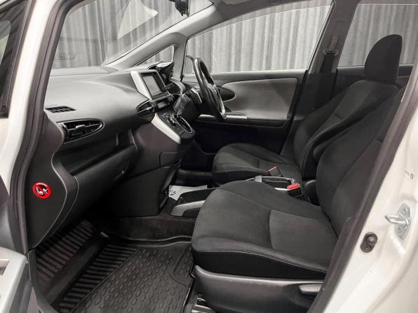 Toyota Wish II с пробегом 2009 года, цена 1 250 000 рублей, 183000 км, минивэн, Автокод Объявления