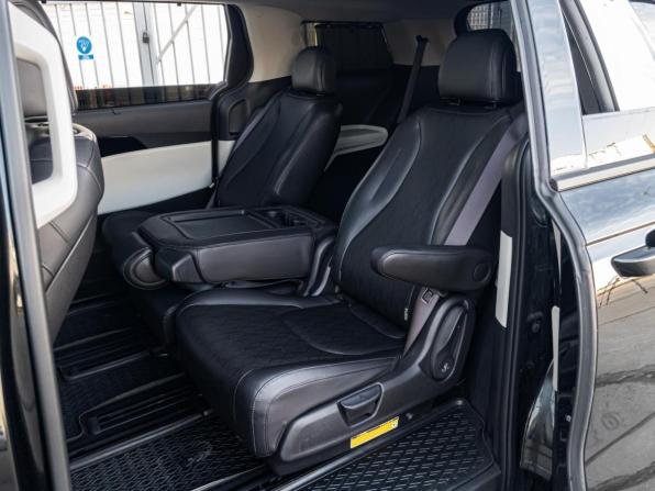 Kia Carnival IV с пробегом 2022 года, цена 4 710 000 рублей, 26450 км, минивэн, Автокод Объявления