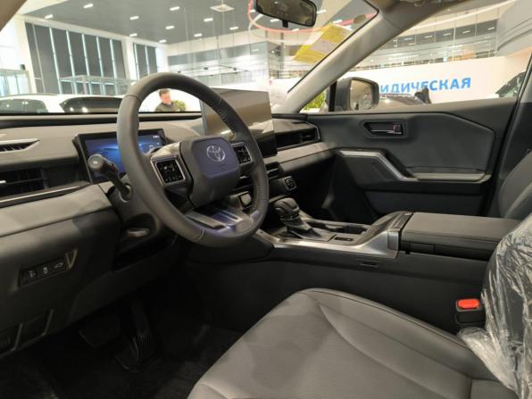 Toyota RAV4 VI (XA60) с пробегом 2025 года, цена 4 230 000 рублей, 10 км, внедорожник, Автокод Объявления