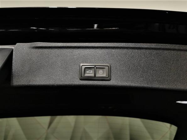 Audi A4 V (B9) Рестайлинг с пробегом 2020 года, цена 2 945 150 рублей, 105465 км, универсал, Автокод Объявления