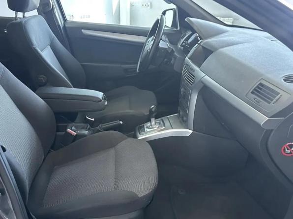 Opel Astra H Рестайлинг с пробегом 2011 года, цена 570 000 рублей, 244914 км, хэтчбек, Автокод Объявления