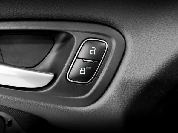 Ford Focus III Рестайлинг с пробегом 2017 года, цена 995 000 рублей, 167047 км, седан, Автокод Объявления