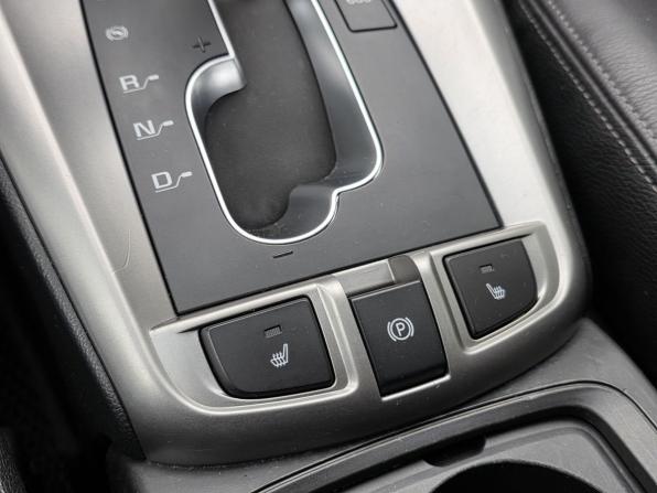 Chevrolet Captiva I Рестайлинг 2 с пробегом 2015 года, цена 1 290 000 рублей, 196218 км, внедорожник, Автокод Объявления