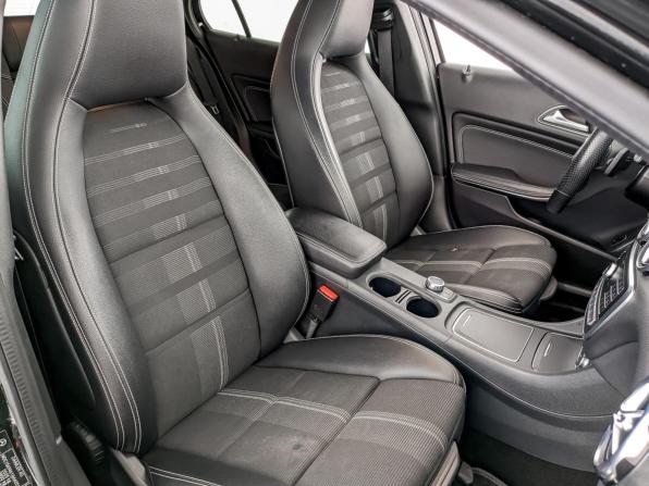 Mercedes-Benz GLA I (X156) Рестайлинг с пробегом 2019 года, цена 2 810 000 рублей, 90391 км, внедорожник, Автокод Объявления