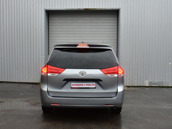 Toyota Sienna III с пробегом 2010 года, цена 1 799 000 рублей, 228000 км, минивэн, Автокод Объявления